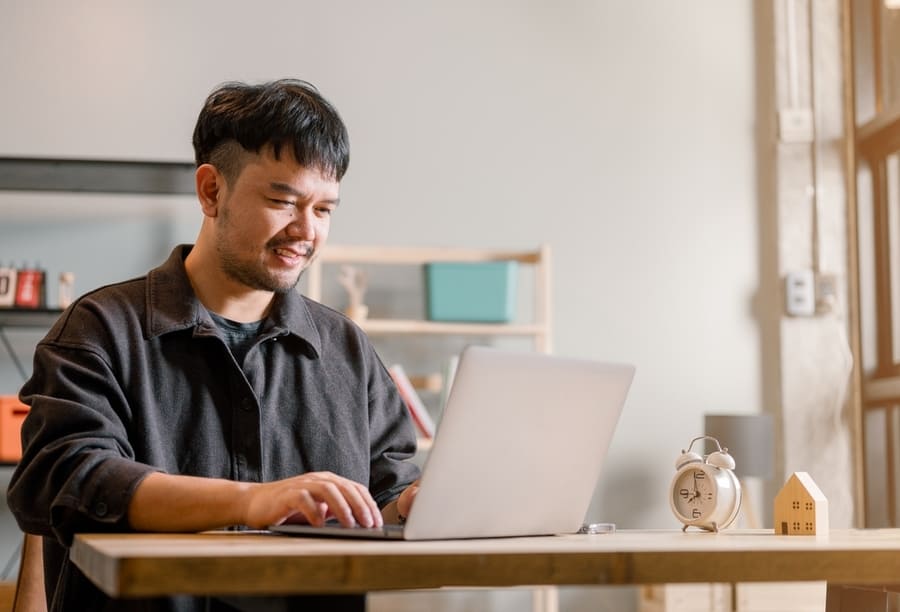 A Pest Exterminator Using A Laptop