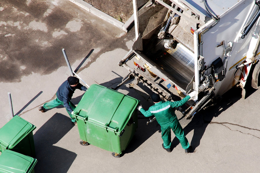 Leave Garbage Out Close To Pick-Up Times